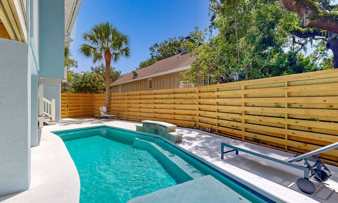King City Casa | A Moment in Paradise | Luxe house in St. Simons Island with a pool & games