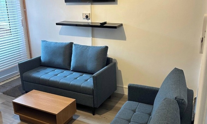 Coventry Casa | A newly refurbished house catering for family, friends or work colleagues.
