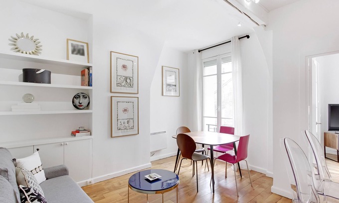 Saint-Germain-des-Pres Apartamento | A Nice 1-BR in Saint Germain