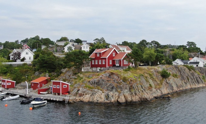 Faervik Cabina | A Norwegian summer dream - with its own jetty and fantastic views of the sea