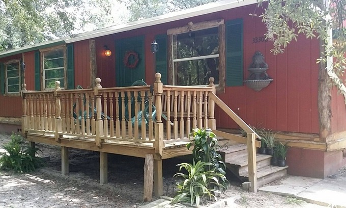 Webster Casa | Una cabaña "PERLA EN LAS MADERAS"