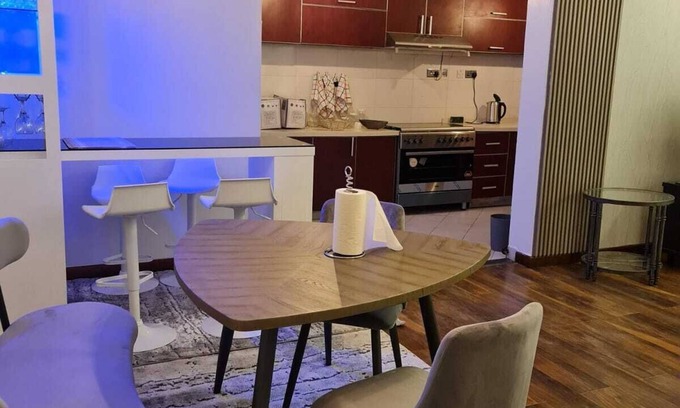 Kilimani Apartamento | Un apartamento con hermosas vistas.