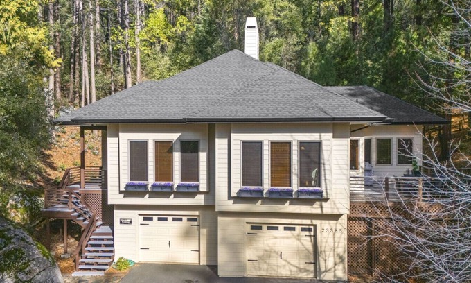 Twain Harte Cabina | A Piece of Our Harte Retreat/Modern Multi-Family Getaway
