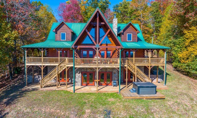 Grassy Creek Cabina | A Place to Bring Everyone Together | Fraser Creek Lodge | Hot Tub & Pool Table