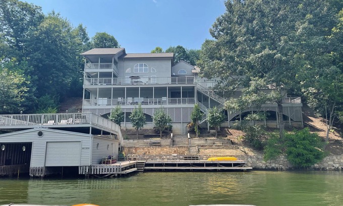 Lake Lure Casa | Un lugar para compartir buenos momentos con familiares y amigos