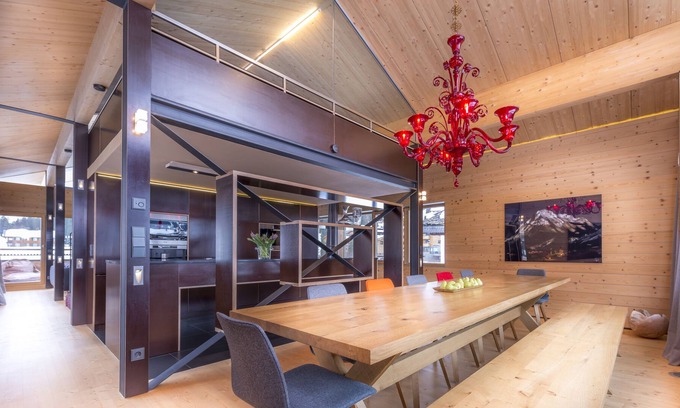 Lech am Arlberg Chalet De Esquí | Una casa privada en la montaña para familiares y amigos.