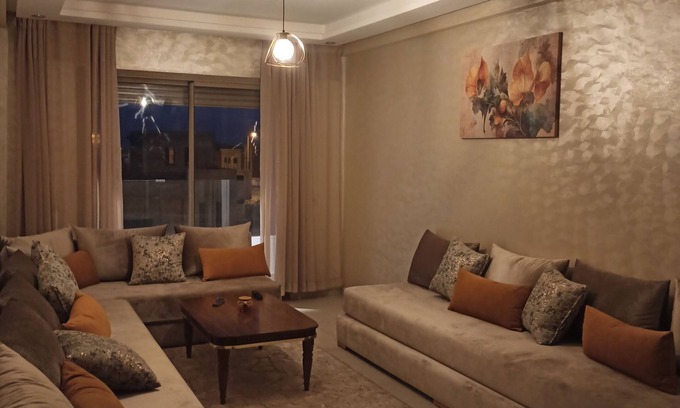 Medina Apartamento | A quiet apartment 3 mins walk to the beach with high speed internet and netflix