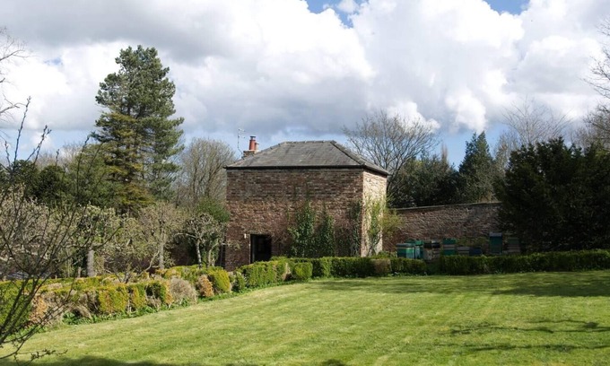 Crawcrook Cabaña | A Unique Cottage that's also a Vintage Shop!