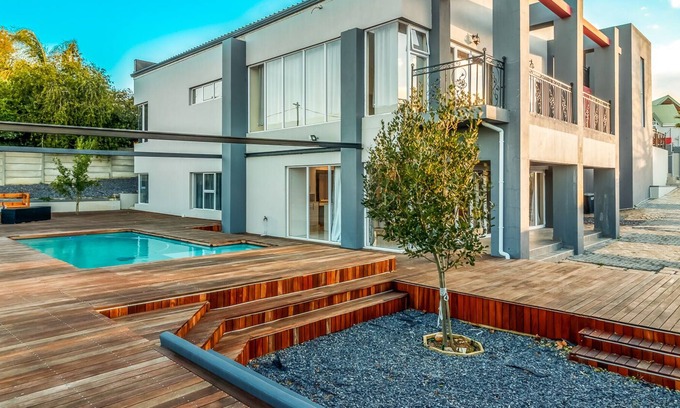 Eikenbosch Casa | A Rare Minimalist concept in a Quiet Location with Heavenly's view