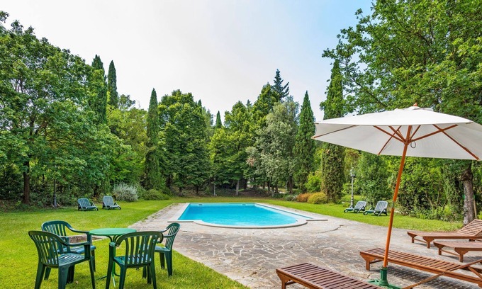 Perugia Apartamento | Impresionante Apartamento en Perugia con Piscina Compartida