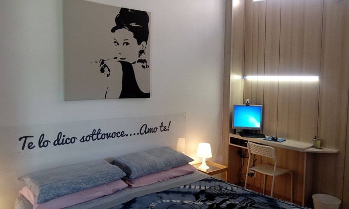 Zona XXX Castel Fusano Apartamento | Un estudio romántico y lleno de 24 metros cuadrados en el campo cerca del mar