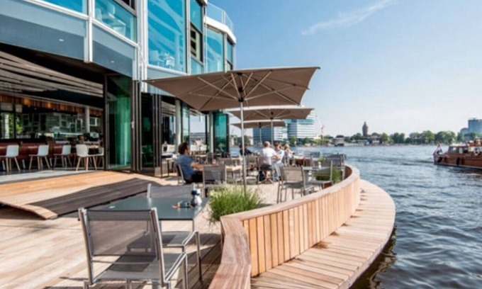 Amsterdam East Alquiler De Eote | Una casa flotante de diseño romántico y único en el río Amstel en Amsterdam