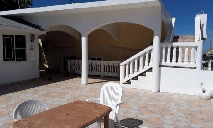 West End Apartamento | A Rooftop View, Comfort & Event-Ready Spaces - #01