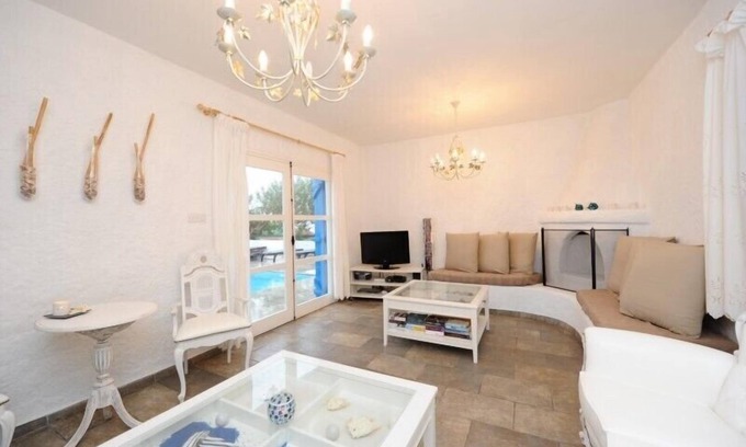 Pomos Villa | Una villa privada con vistas al mar con jacuzzi climatizado al aire libre y spa