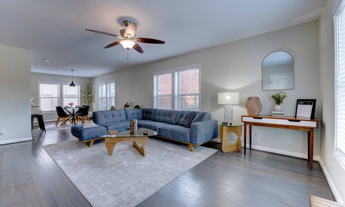 MacGregor Apartamento | A Serene 3-bedroom home with private fence and gate in vibrant Houston