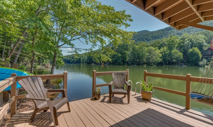 Lake Lure Casa | un lago sereno para reunirse con familiares y amigos y relajarse por completo