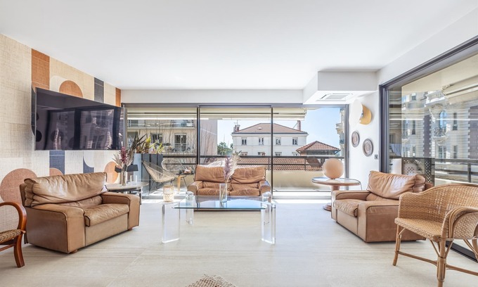 Cannes City Centre Apartamento | A short stroll to Palais/Beach, Terrace & Seaview