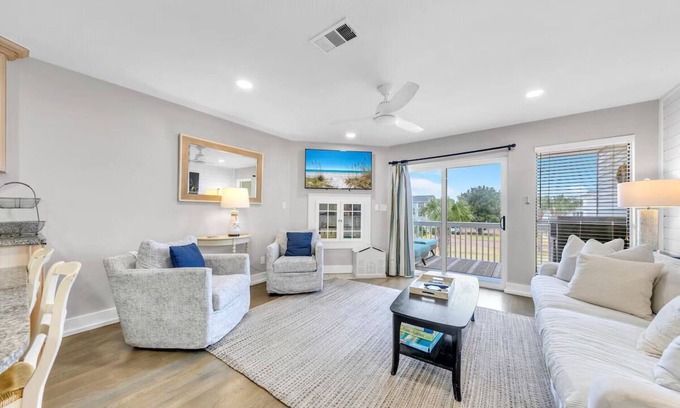 Santa Rosa Beach Casa | "A Sight 2 Sea" Beachy Townhouse, Private Beach Access, Pool, Hot Tub