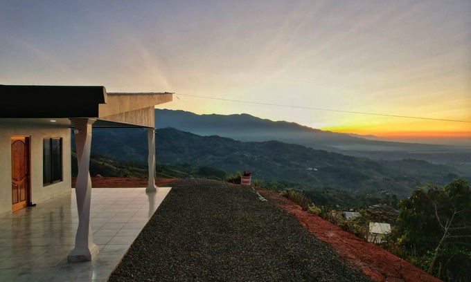 Berlin Casa | A single-family home w/ a serene view. Nonsmoking and pet-friendly environment.