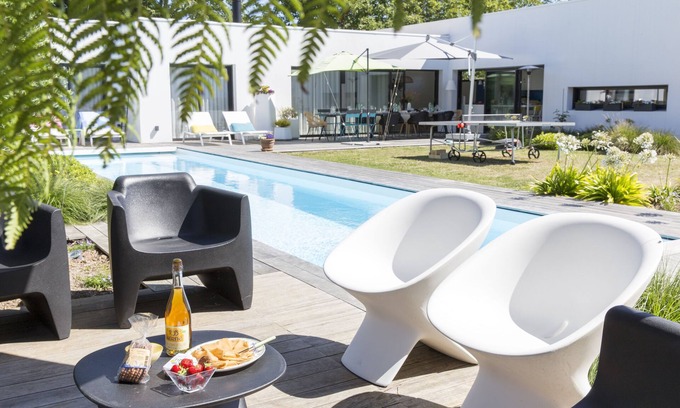 Plobannalec-Lesconil Villa | A stone's throw from the dunes....