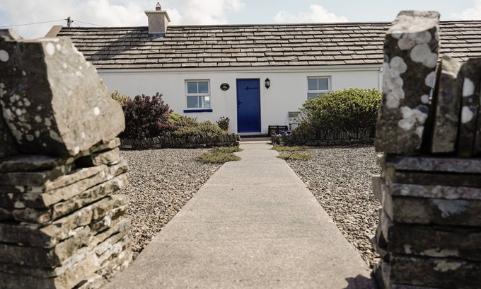 Doolin Cabaña | A stonecutters cottages that sleeps 2 guests