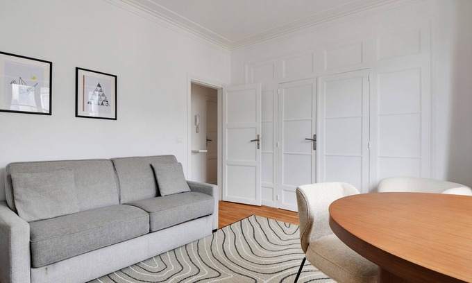 Sorbonne Apartamento | A Stunning 1-BDR in Saint Michel / Notre Dame