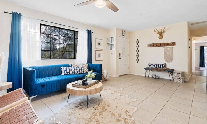 Mariposa Casa | A Stunning Midcentury Modern Retreat Perfect for Your Next Getaway!