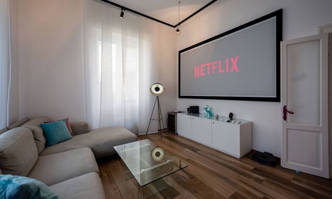 Est Apartamento | A stylish urban retreat where design, comfort, and technology come together to offer you an extraordinary living experience. Nestled in the peaceful streets of Borgo Venezia, just minutes from Verona’s historic center, Spolverini16 is the perfect place