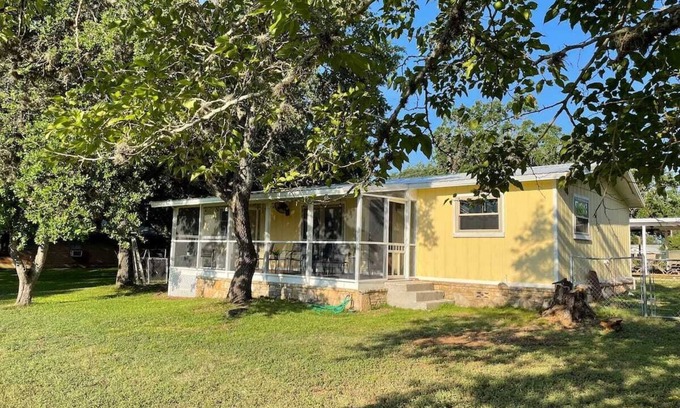 Canyon Lake Casa | A Sunshine Cottage