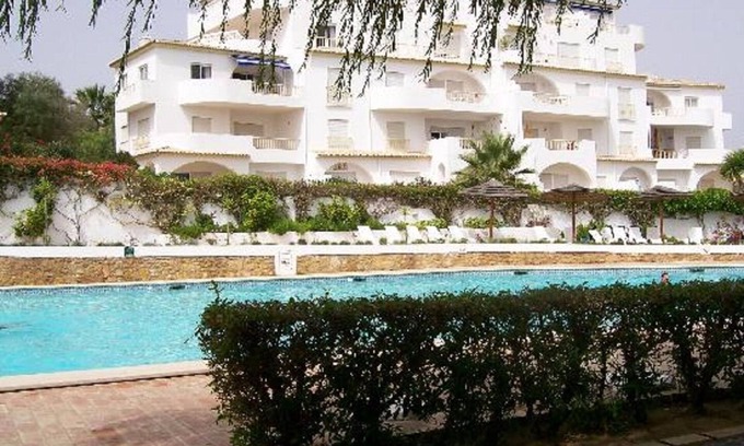 Praia da Luz Apartamento | Un excelente apartamento de 2 dormitorios con increíbles vistas e instalaciones del Ocean Club