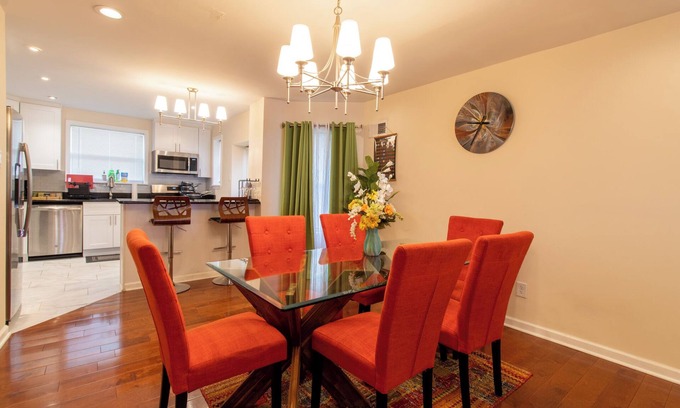 Overbrook Casa | A touch of Heaven ☀️Elegant and Cozy Home near Saint Joseph University With AC