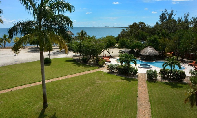 Cocoplum Condominio | El paraíso caribeño frente al mar en un jardín tropical te espera