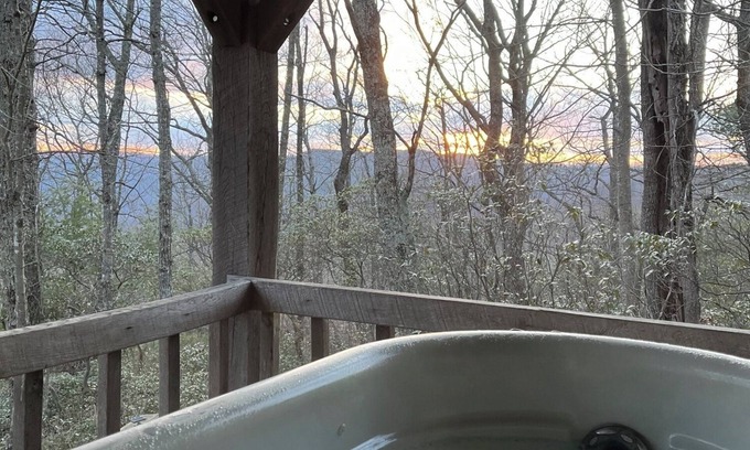 Piper Gap Cabina | A Unique Bed and Breakfast...Log Cabins, with Hot Tubs and Breakfast Delivered Each Morning :)