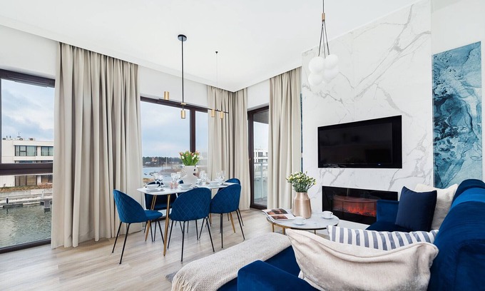 Orlinki Apartamento | Una estancia única en un moderno puerto deportivo junto al mar.