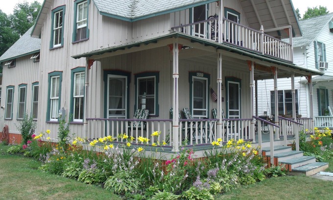 Thousand Island Park Cabaña | Unas vacaciones que se sienten como en casa