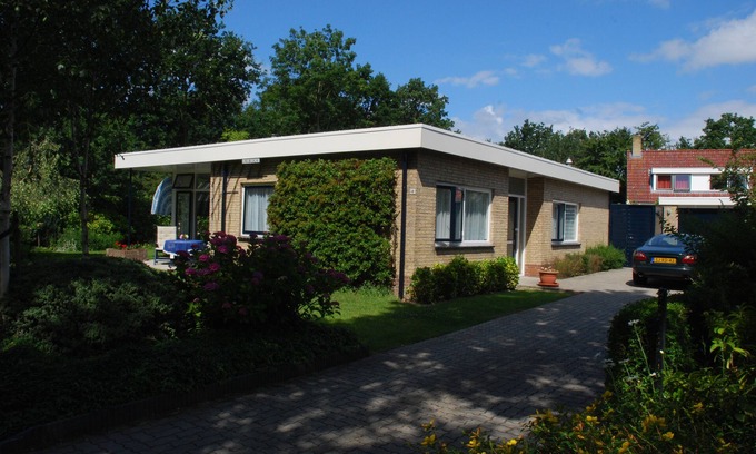Oostkapelle Casa | Bungalow de vacaciones cerca del mar, con hermoso jardín alrededor.