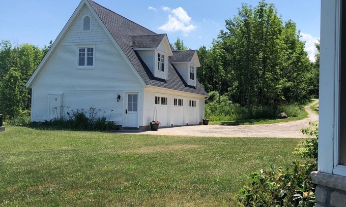 Creemore Casa | A very special getaway in a private Coach House in the Purple Hills of Creemore