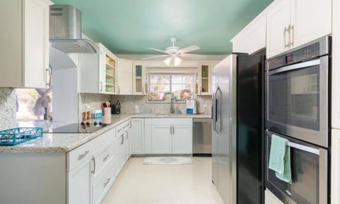 Los Fresnos Casa | A Waterfront Home with great freshwater fishing!