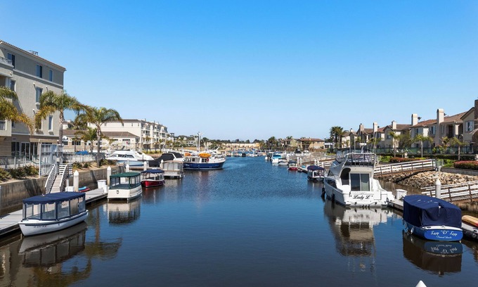 Channel Islands Condominio | Waterfront Living at the Oxnard Marina