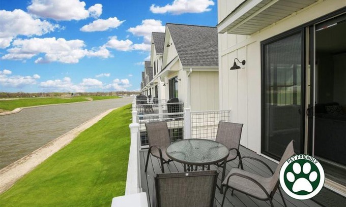 Ottawa Casa | A Whole New World