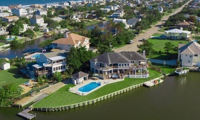 Sandbridge Casa | A World Away- 6 bedrooms, Bayfront, Pool, Hot Tub, Dock