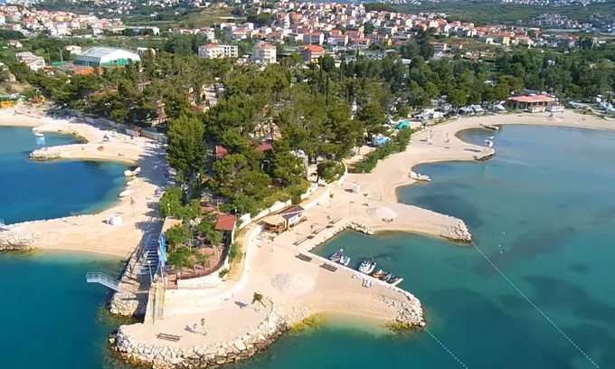 Stobrec Apartamento | A2 - apt Near Beach w Patio, Parking and Grill