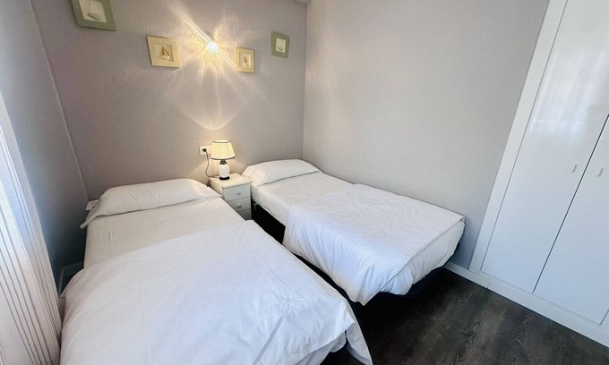 Finestrat Apartamento | A564 - Fantástico apartamento enfrente de la playa con parking