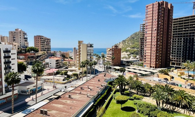Finestrat Apartamento | A796 - Completo apartamento con aire acondicionado, garaje y piscina enfrente de la playa