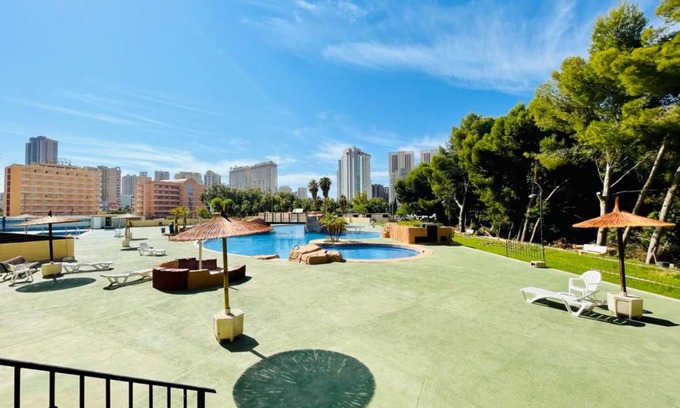 Villajoyosa Apartamento | A935 - Bonito apartamento con aire acondicionado, piscina y garaje