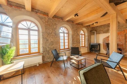 Buhlau Apartamento | Ab 1 Pers HexenburgbeiDresden 2-geschossige Galeriewohnung mit Whirlpool, Balkon, Kamin - Nähe Sächsische Schweiz Dresden
