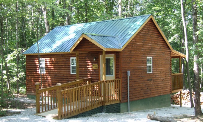 Spencer Cabina | AB-One bedrm, W / single loft-Cumberland Plateau Retreat (Tres noches + $ 100 de descuento).