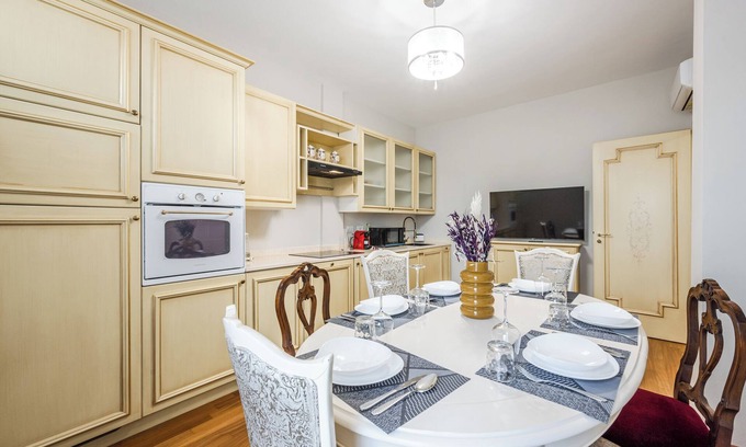 Historic Center Apartamento | AB Plus - Via Riva Di Reno 29
