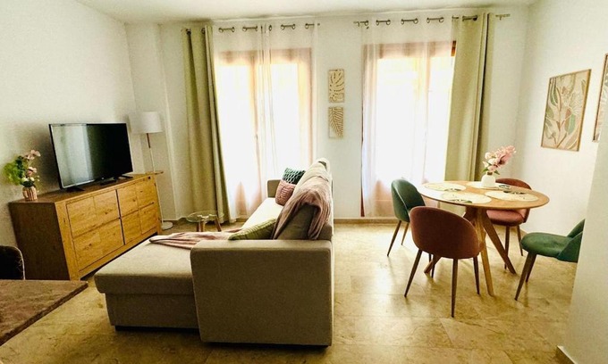 Valencia City Centre Apartamento | ABAT 1 Cool & Wide Flat next to the Cathedral