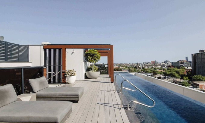 Abbotsford Apartamento | Abbotsford Abode With Pool, Parking & Gym
